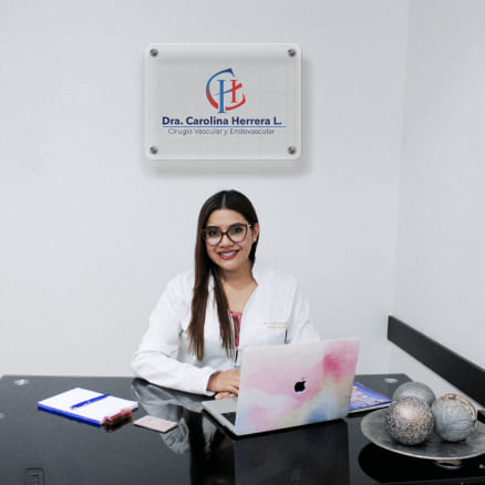 <strong>especialista en Escleroterapia</strong> de <strong>várices de miembros</strong> <strong>inferiores en Quito</strong> <strong>Ecuador</strong>